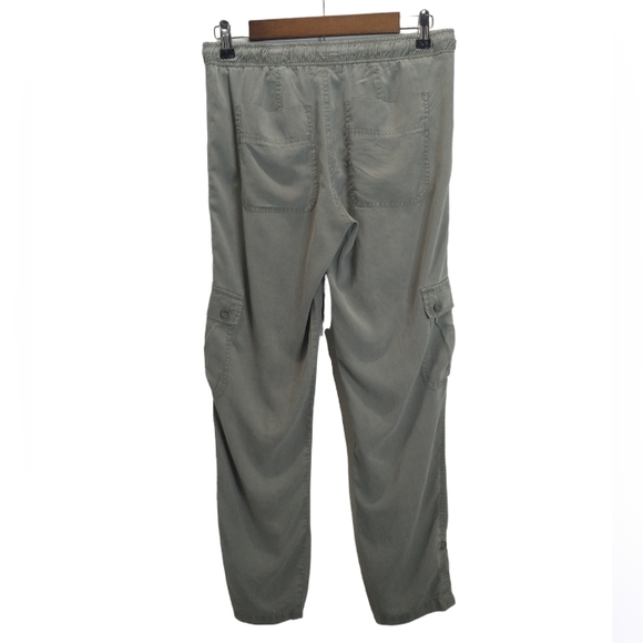 ANTHROPOLOGIE Cloth & Stone Chambray Light Cargo Roll Up Pants - Picture 6 of 7